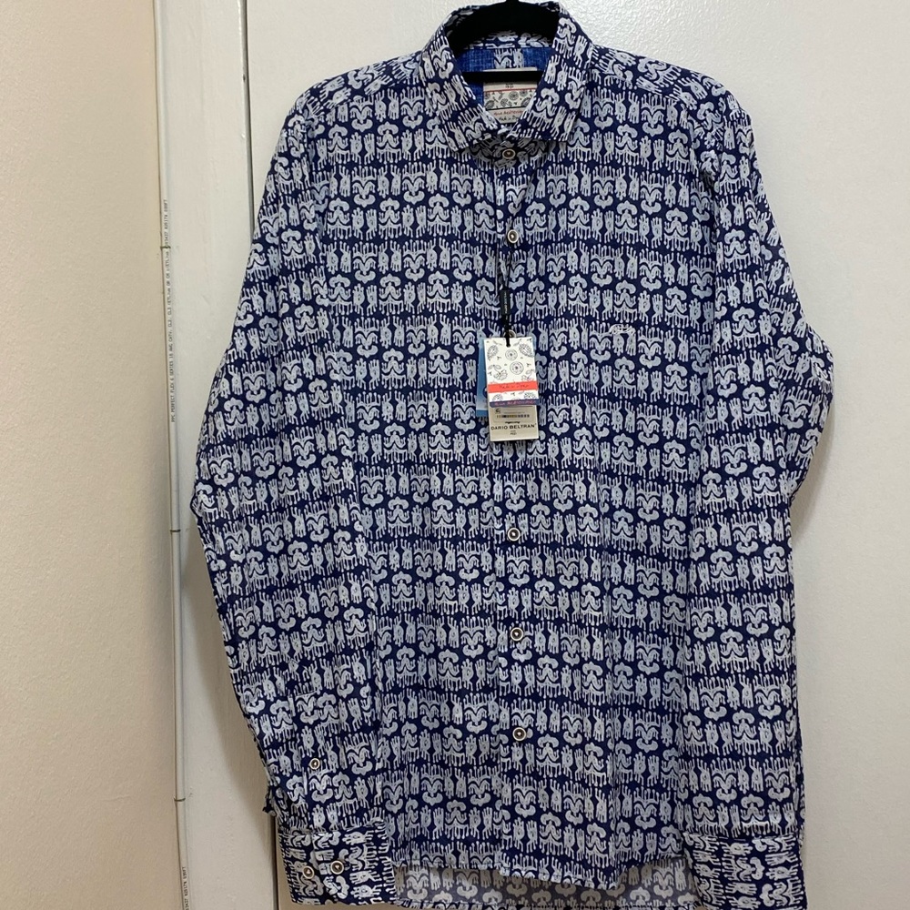 NWT Dario Beltran men’s long sleeves blue and white tribal shirt. Size M